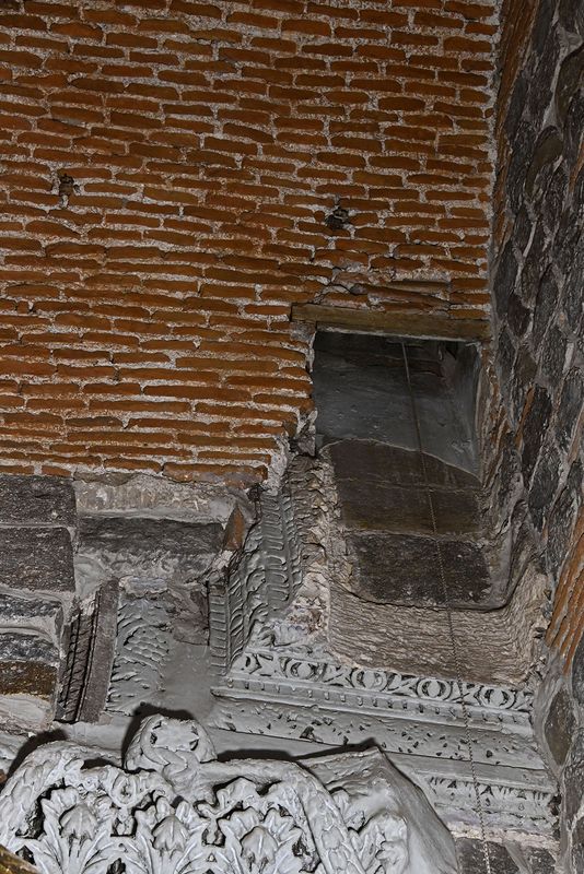 Diyarbakır Syriac Orthodox Church of Virgin Mary Interior Altar area Right side altar in 2024 7184.jpg