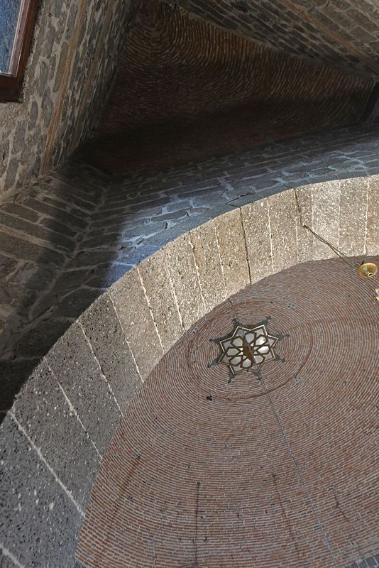 Diyarbakır Syriac Orthodox Church of Virgin Mary Interior Ceiling in 2024 0305.jpg