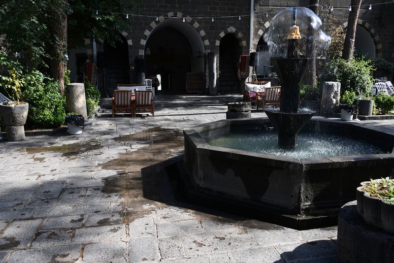 Diyarbakır Deliller Hanı in 2024 7097.jpg