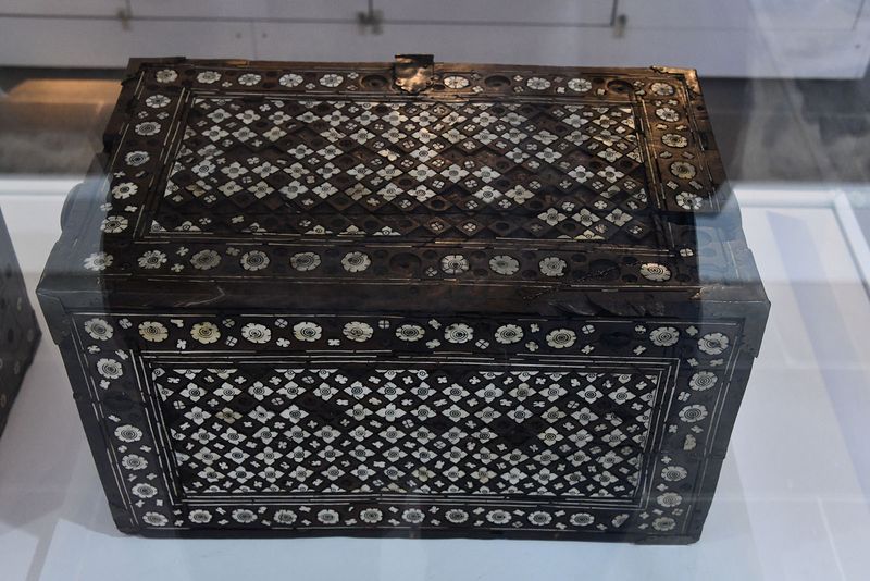 Diyarbakır Thematic Exhibitions in Gendarmerie Building Mother of pearl chest 17th century in 2024 6771.jpg