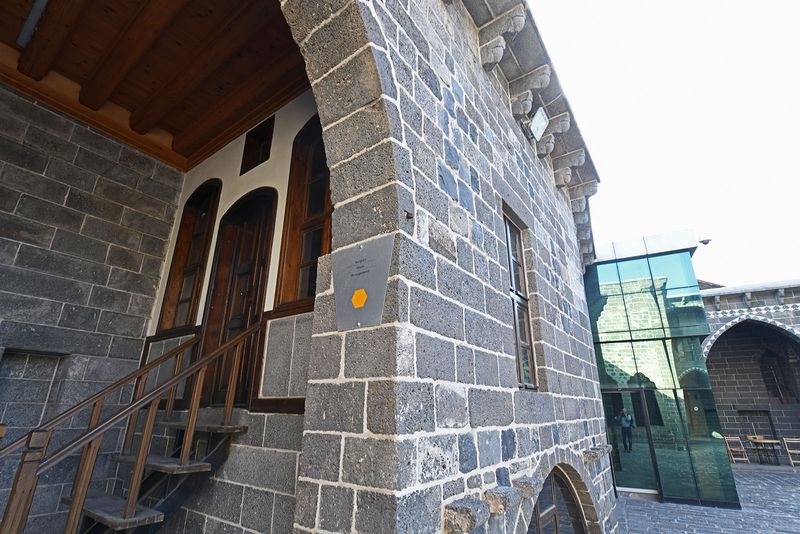Diyarbakır Kent Mzesi Second courtyard in 2024 0326.jpg