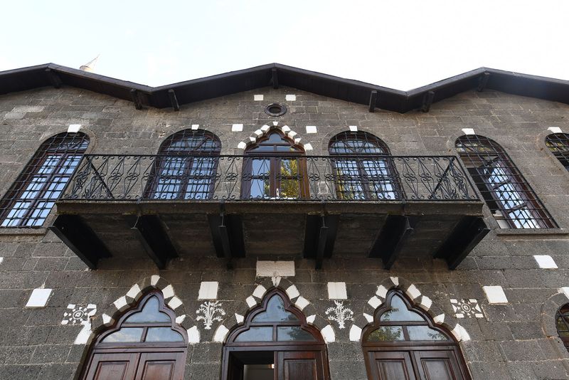 Diyarbakır İkale Administrative building in 2024 0335.jpg