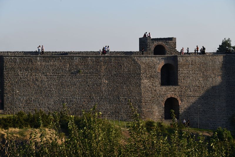Diyarbakır İkale View to south wall in 2024 7271.jpg