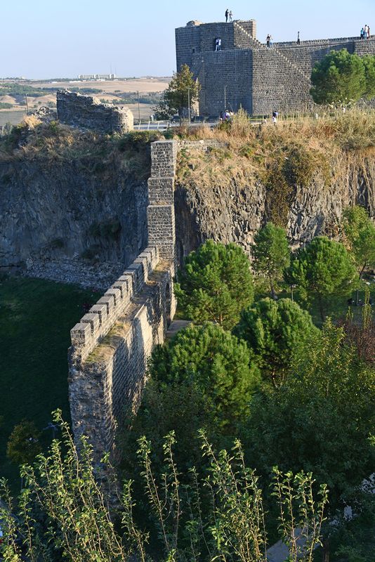 Diyarbakır İkale View to south wall in 2024 7273.jpg