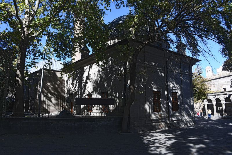 Kayseri Ulu Cami Library in 2024 8384.jpg