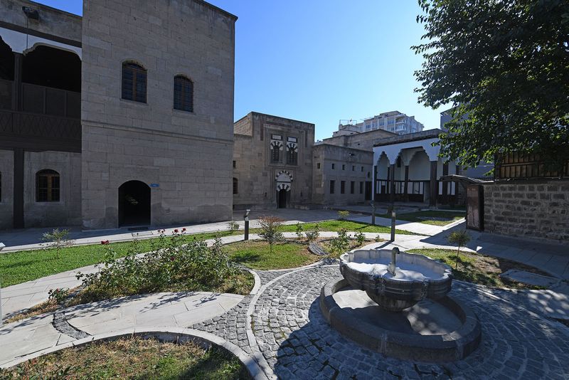 Kayseri Gpgpoğlu Ethnography Museum 0531.jpg