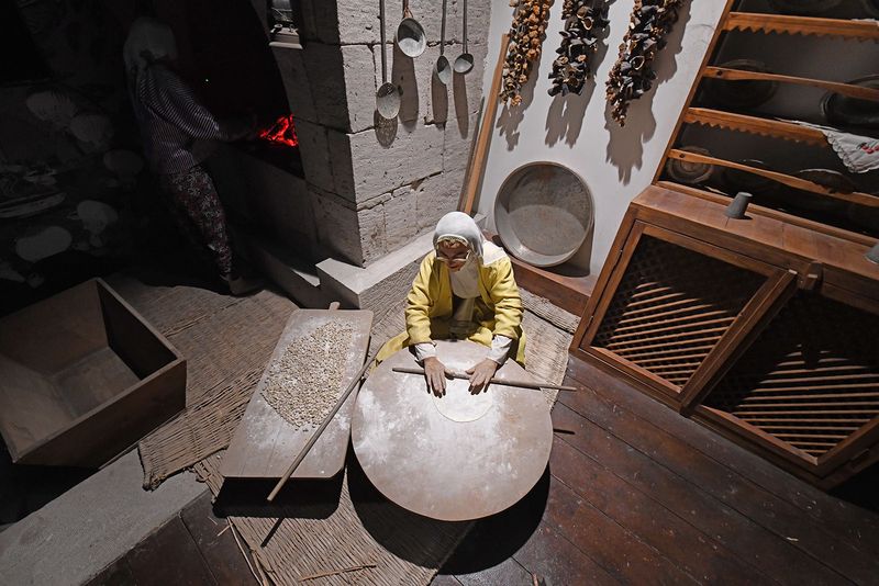 Kayseri Gpgpoğlu Ethnography Museum Haremlik displays Kitchen 0553.jpg