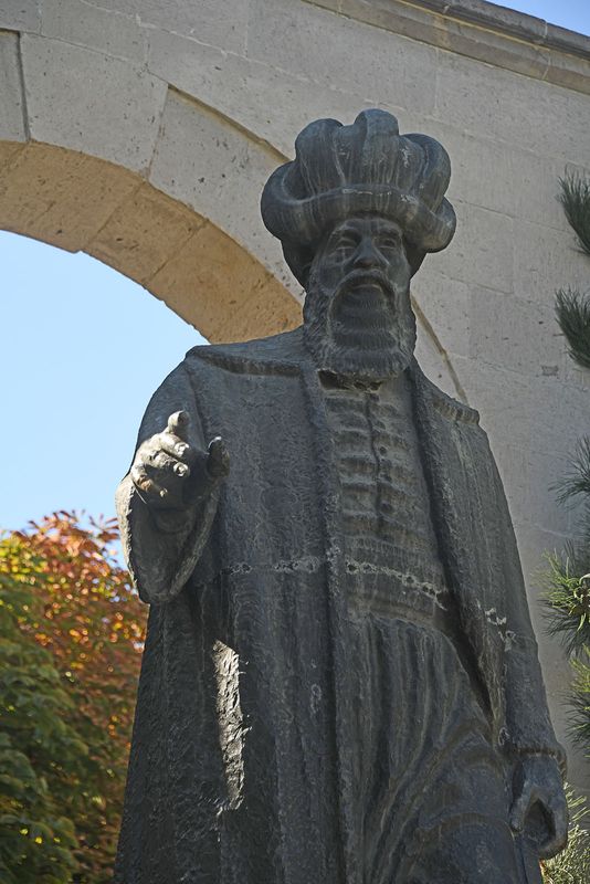Kayseri Sinan statue in 2024 8399.jpg