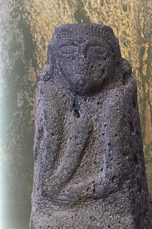 Mardin Museum Death cult statue, Kızıltepe Girbel Hyk 1600-900 BC in 2025 9057.jpg