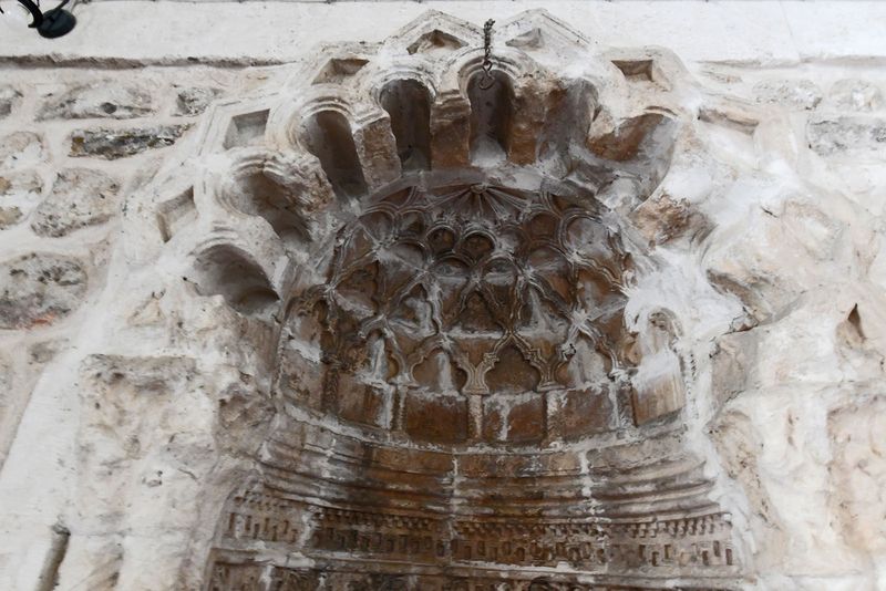 Mardin Sitti Radviye Medresesi Mihrab next to Prophets footprint in 2025 0939.jpg