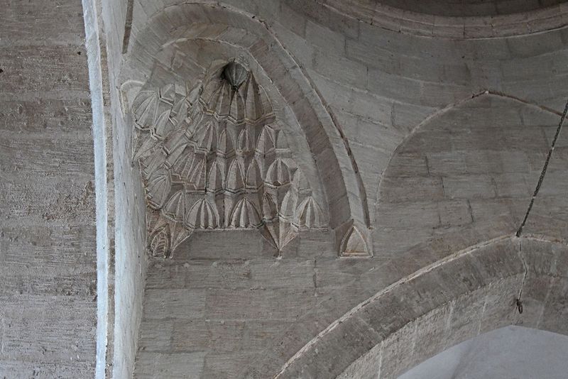 Mardin Reyhaniye Mosque Inside prayer room in 2025 8998.jpg