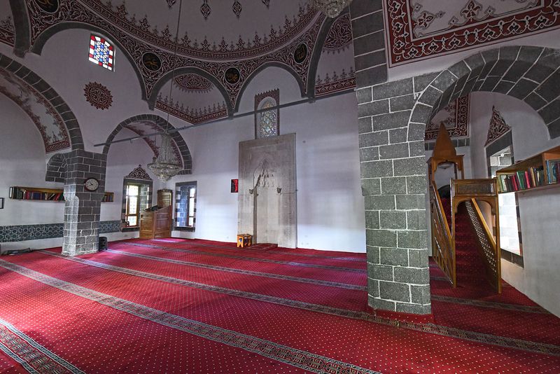 Diyarbakır Nebi Mosque Interior in 2025 0672.jpg