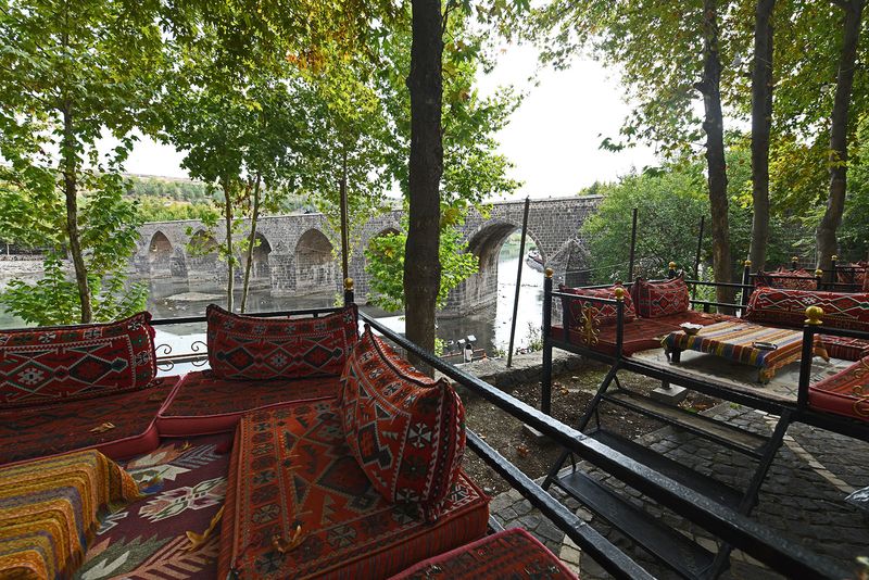 Diyarbakır Ten-Arched Bridge View from nortwest side of Tigris in 2025 1108.jpg