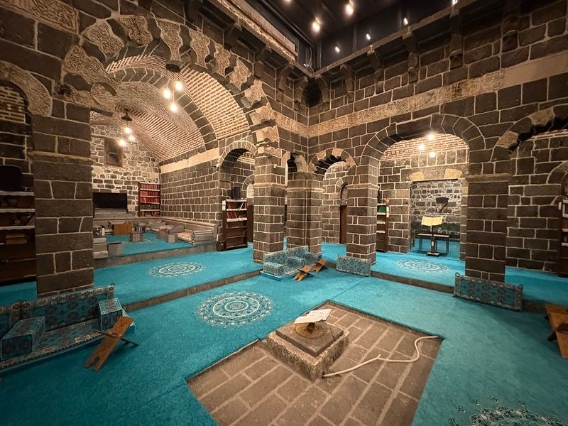 Diyarbakır Zinciriye Medresesi in 2025 1515.jpg