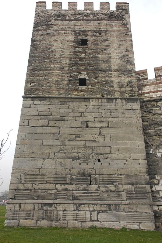 Yedikule Marble Tower in 2006 3474