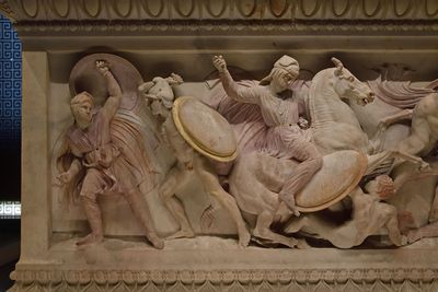 Istanbul Archaeological Museum Alexander Sarcophagus Short side with maybe Gazze battle 4037.jpg