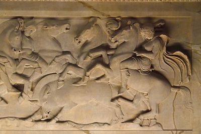 Istanbul Archaeological Museum Lycian sarcophagus Long side with boar hunt 2958.jpg