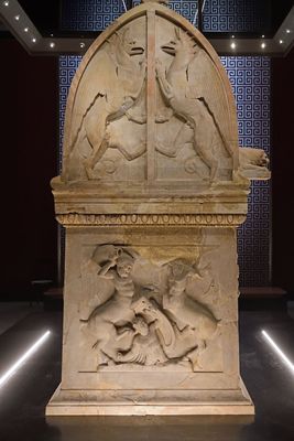 Istanbul Archaeological Museum Lycian sarcophagus Short side with Two centaurs fight Caeneus 4009.jpg