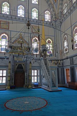Istanbul Ayazma Mosque mihrab on mimber side 3348.jpg