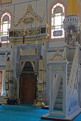 Istanbul Ayazma Mosque mihrab on mimber side 3351.jpg