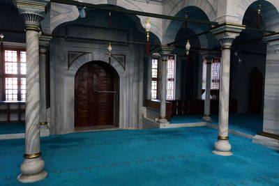 Istanbul Ayazma Mosque near entrance 3362.jpg