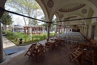 Istanbul Atik Valide courtyard of mosque 0529.jpg