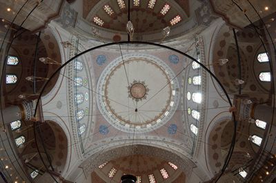 Istanbul Beyazit II mosque interior 0635.jpg