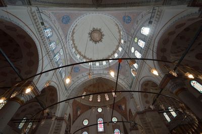 Istanbul Beyazit II mosque interior 0626.jpg
