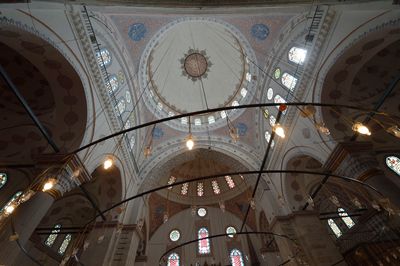 Istanbul Beyazit II mosque interior 0618.jpg