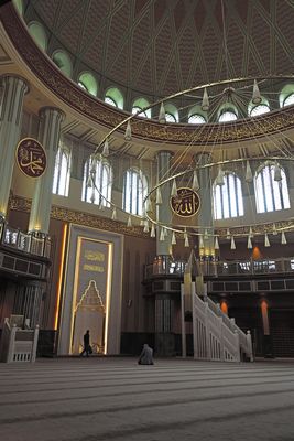 Istanbul Taksim Mosque interior 4127.jpg