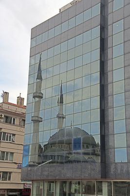 Istanbul Taksim Mosque 4171.jpg