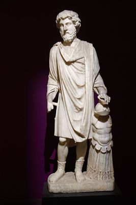 Istanbul Archaeology Museum Statue of Marcus Aurelius Antalya 3685.jpg