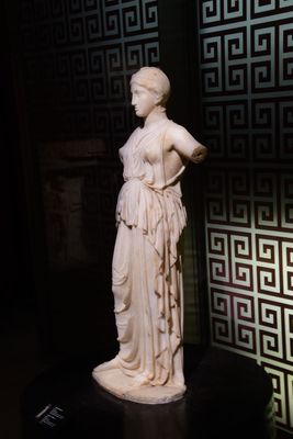 Istanbul Archaeology Museum Statue of Athena Roman Period copy of 5th C BCE Leptis Magna 3610.jpg