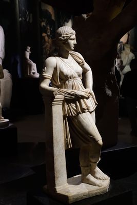 Istanbul Archaeology Museum Statue of Artemis Roman Period copy of 4th C BCE original Mytilene (Greece) 4346.jpg