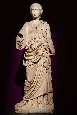 Istanbul Archaeology Museum Statue of a woman 2nd half 2nd C CE Aptera (Greece)  4313.jpg