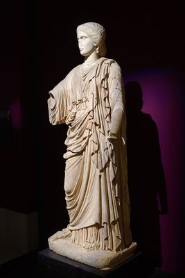 Istanbul Archaeology Museum Statue of a woman 2nd half 2nd C CE Aptera (Greece) 3680.jpg
