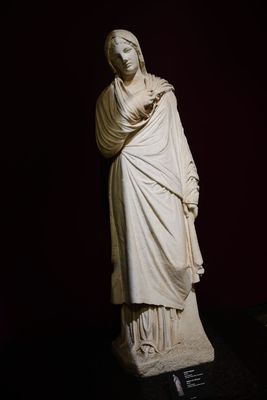 Istanbul Archaeology Museum Statue of a woman Roman Period Limenas (Greece) 3683.jpg