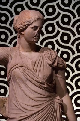 Istanbul Archaeology Museum Statue of Melpomene muse of tragedy 2nd C CE Miletus 4331.jpg