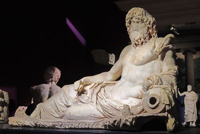 Istanbul Archaeology Museum Statue of Oceanus 2nd C CE 3697.jpg
