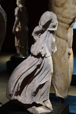 Istanbul Archaeology Museum Statue of Nike Late 2nd C BCE Pergamon 4281.jpg