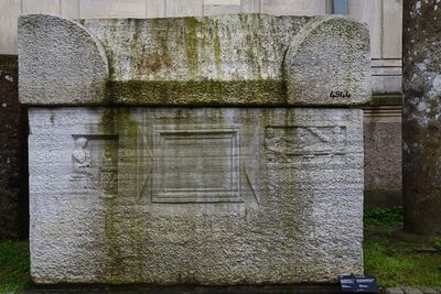 Istanbul Archaeology Museum Sarcophagus oi Alexandros 3rd C CE 2914.jpg