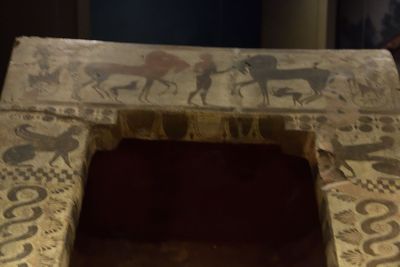 Istanbul Archaeology Museum Clazomenea sarcophagus inv. 1352 6th-5th C BCE 3009.jpg