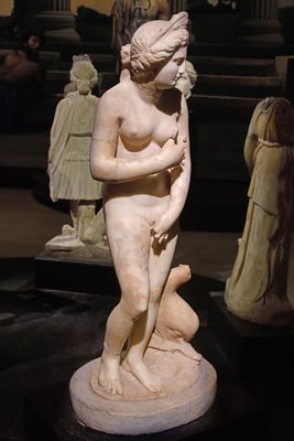 Istanbul Archaeology Museum Statue of Aphrodite, Marble, 2nd century CE, Ephesus 4350.jpg