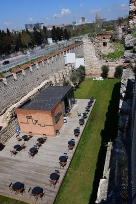 Istanbul Wall at Mevlanakapı 3093.jpg