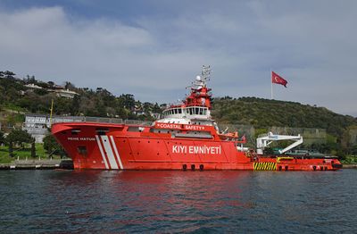 Istanbul Eminn to Sarıyer 31 Coastal Safety vessel 3185.jpg