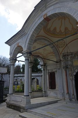 Istanbul Eyp Mihrişah Sultan complex Mausoleum porch 3900.jpg