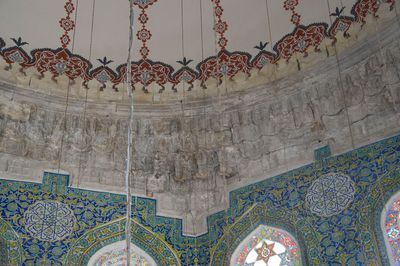 Istanbul Şehzade complex Tomb of Şehzade Mehmed interior Dome with stalactites in cornice in 2015 1374.jpg
