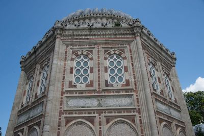 Istanbul Şehzade complex Tomb of Şehzade Mehmed exterior in 2015 1360.jpg