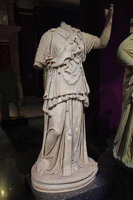 Istanbul Archaeology Museum Statue of Athena 1st C BCE-1 st C CE Magnesia ad Meandrum 4288.jpg