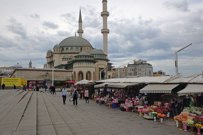 Istanbul Taksim Mosque exterior 4172.jpg